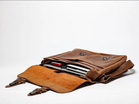 Coarse Leather Messenger